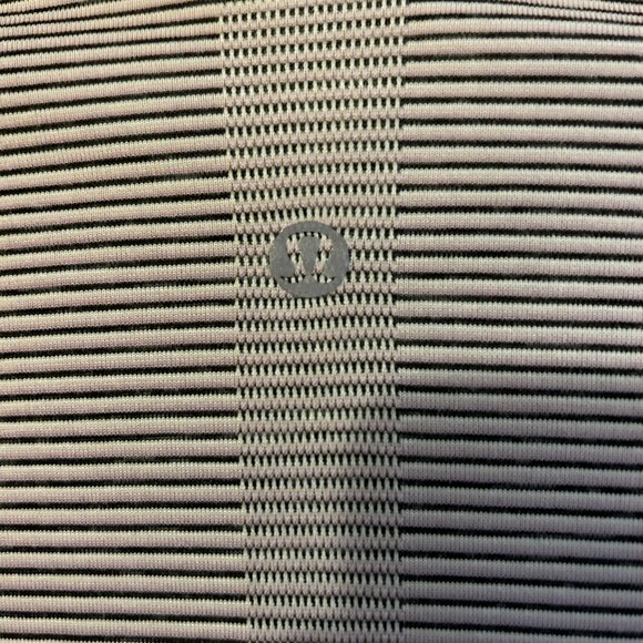 Swiftly Tech Short Sleeve Shirt 2.0 Size 6 Striped - Picture 6 of 6